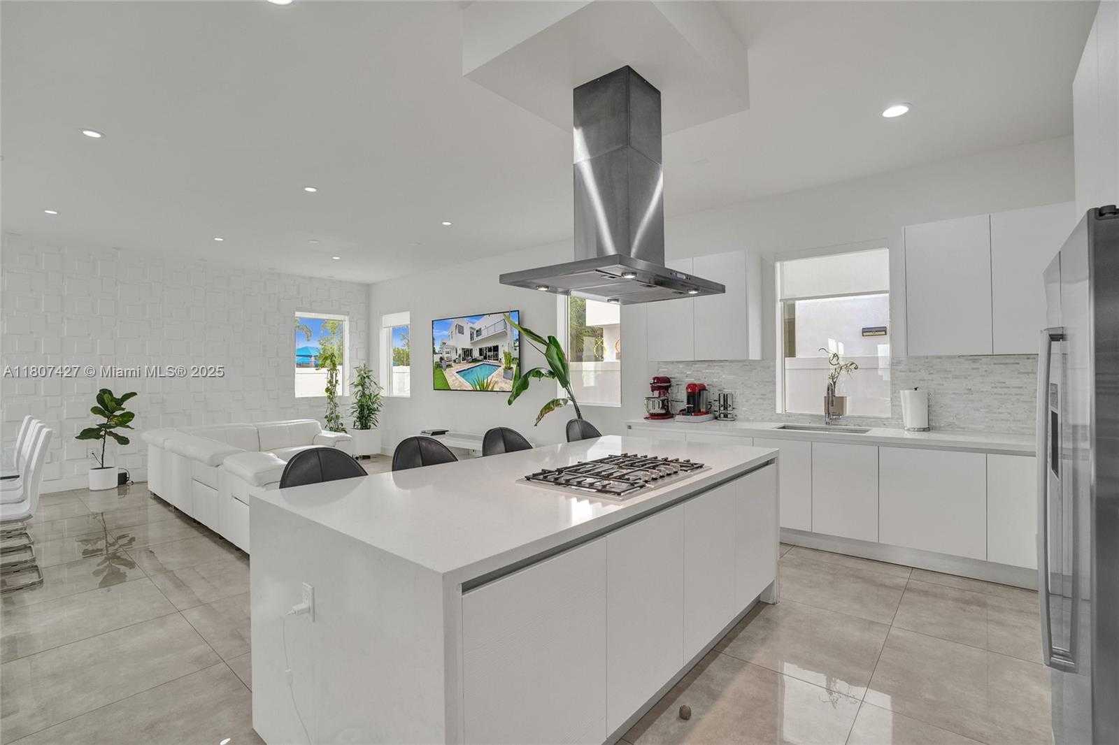 Small Image of 9995 NORTH WEST 75TH ST, Doral Number 8