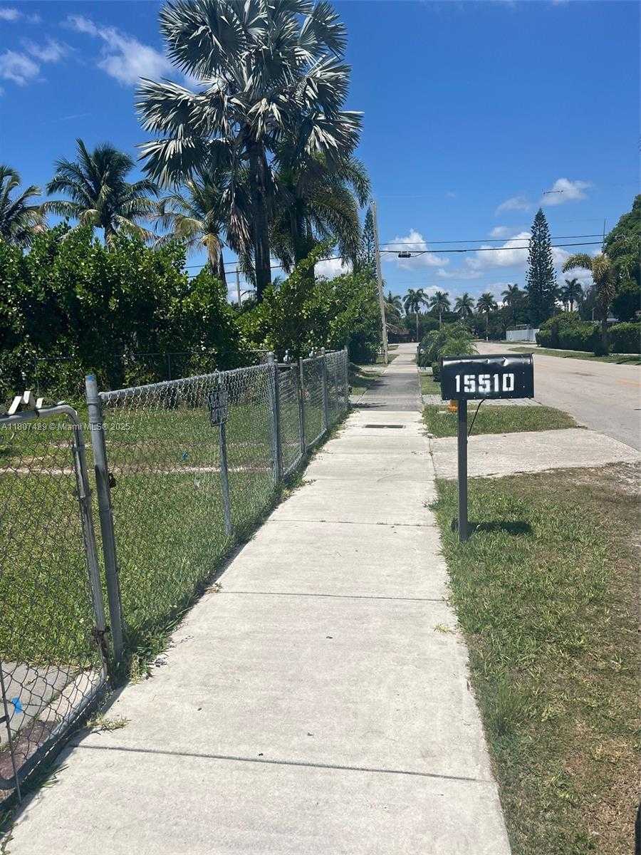 Small Image of 15510 LEISURE DR, Homestead Number 27