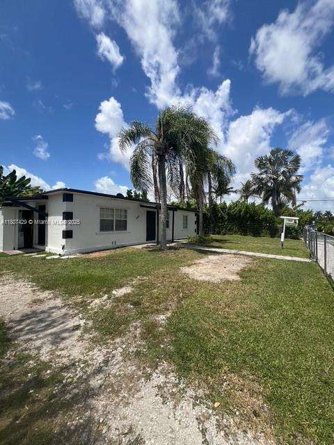 Small Image of 15510 LEISURE DR, Homestead Number 4