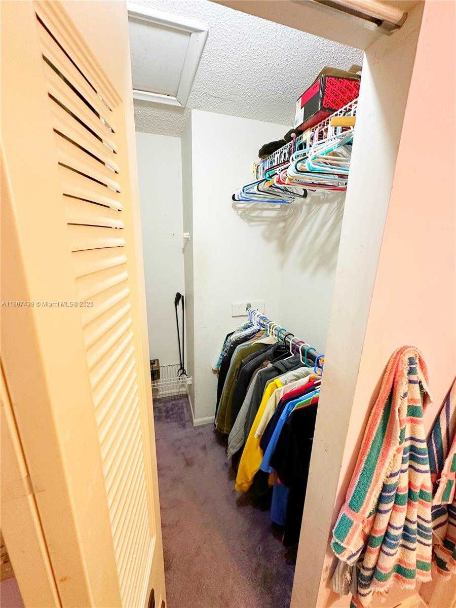 Small Image of 13244 SOUTH WEST 108TH ST CIR, Miami Number 15