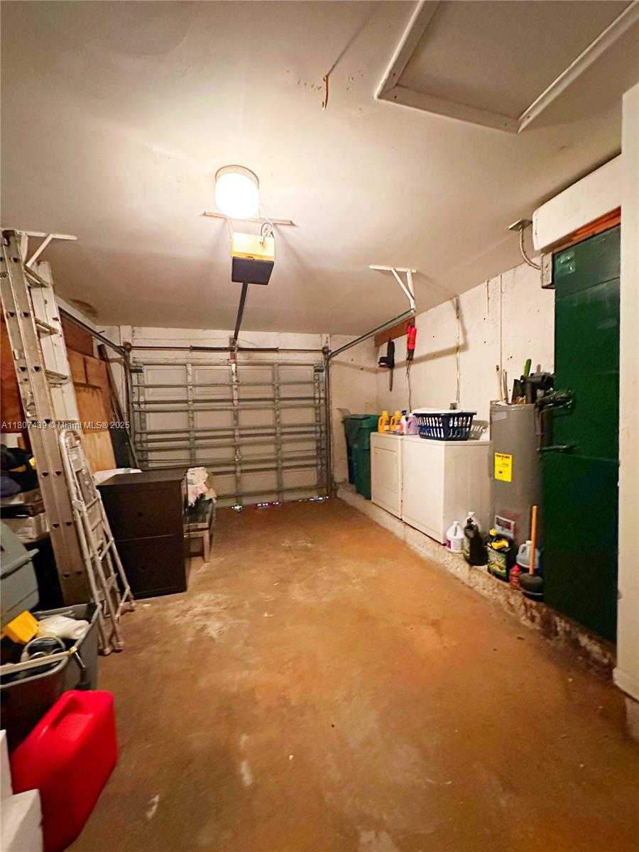 Small Image of 13244 SOUTH WEST 108TH ST CIR, Miami Number 18