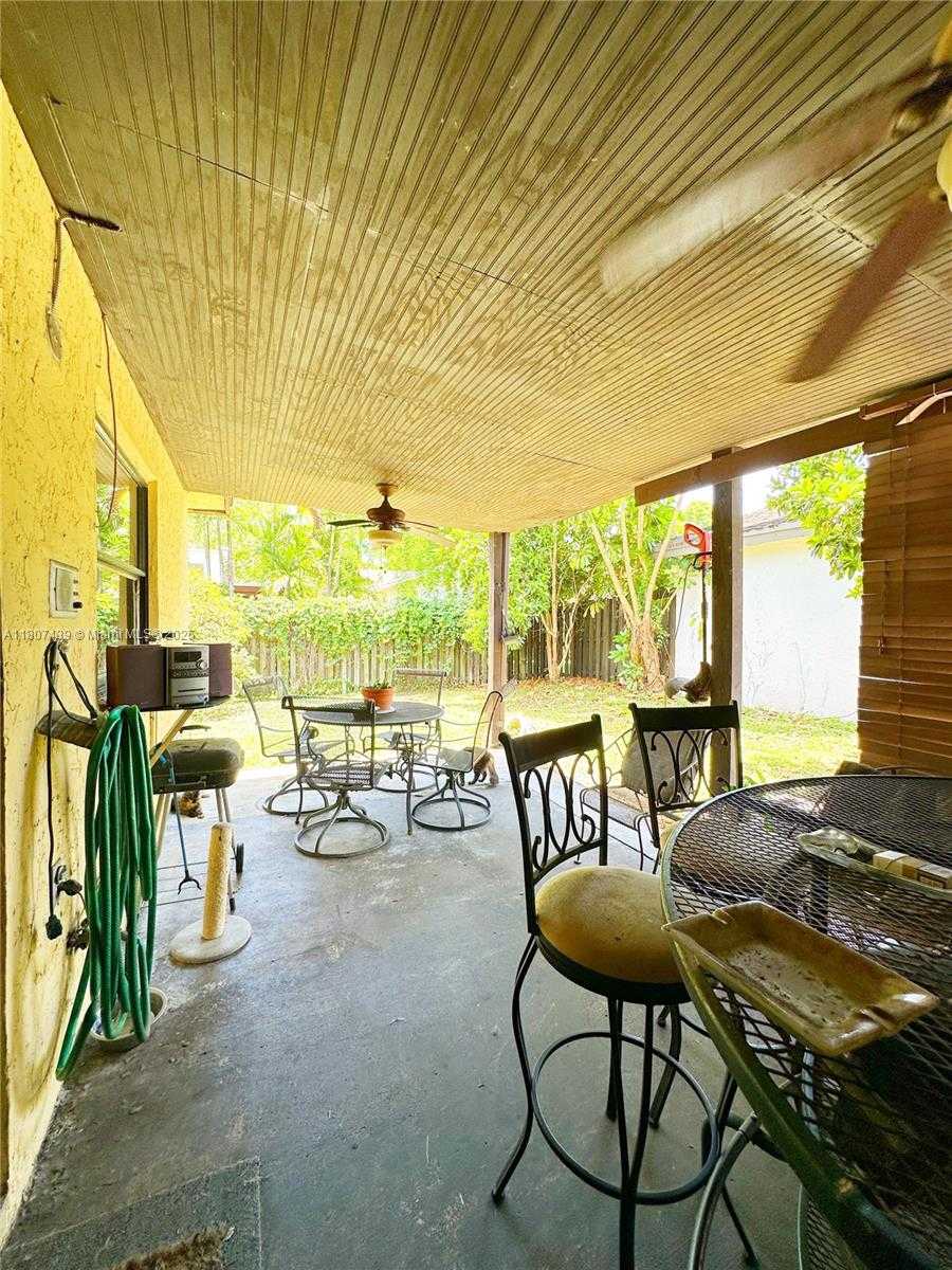 Small Image of 13244 SOUTH WEST 108TH ST CIR, Miami Number 19