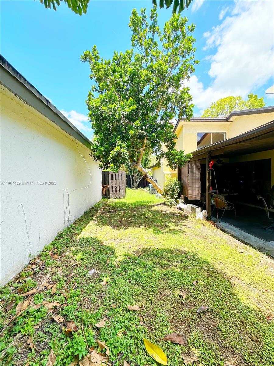 Small Image of 13244 SOUTH WEST 108TH ST CIR, Miami Number 20