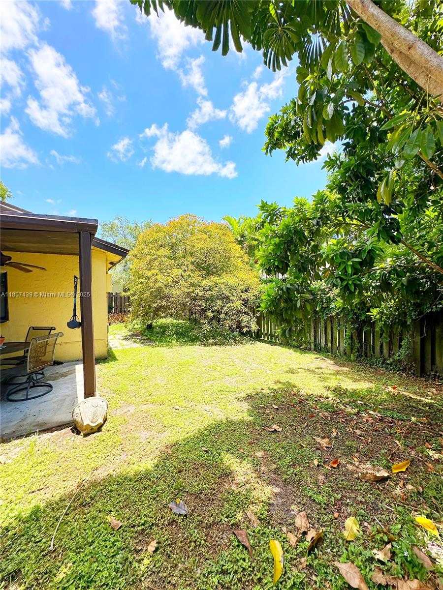 Small Image of 13244 SOUTH WEST 108TH ST CIR, Miami Number 22