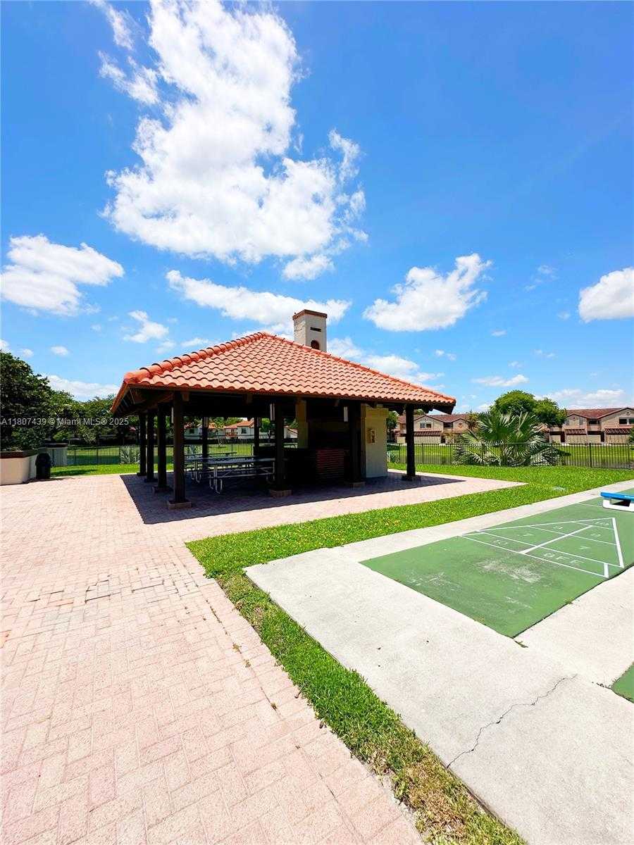 Small Image of 13244 SOUTH WEST 108TH ST CIR, Miami Number 25