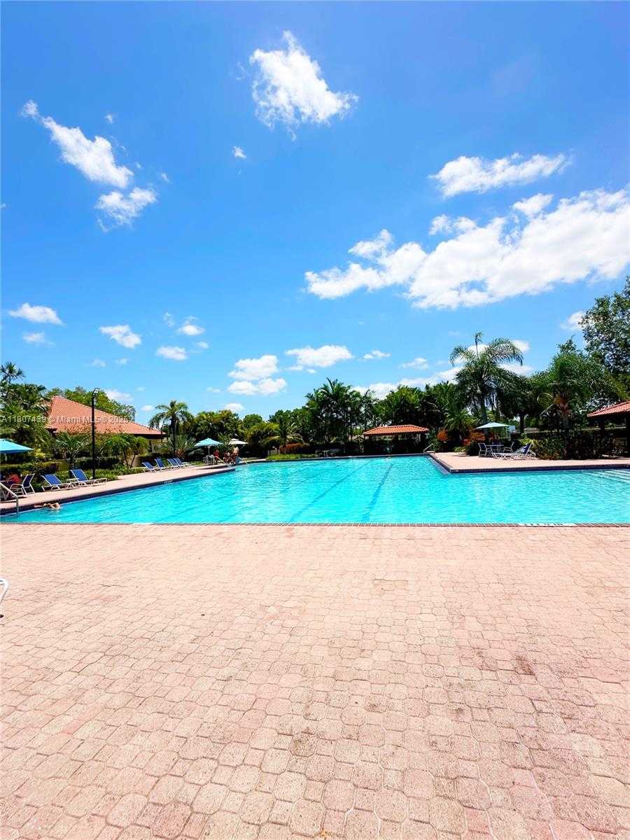 Small Image of 13244 SOUTH WEST 108TH ST CIR, Miami Number 26