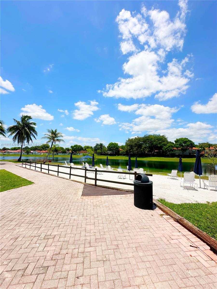Small Image of 13244 SOUTH WEST 108TH ST CIR, Miami Number 28