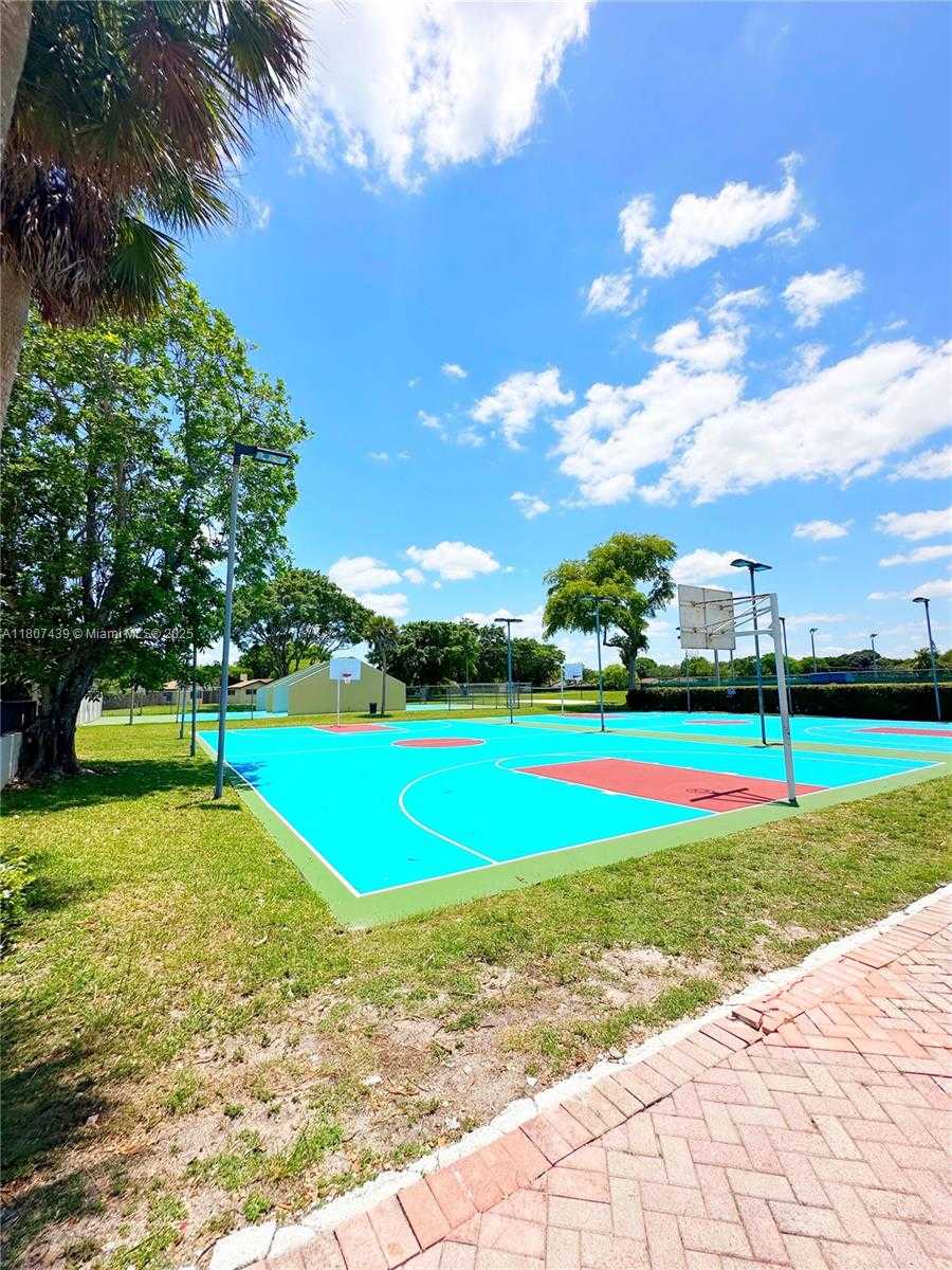 Small Image of 13244 SOUTH WEST 108TH ST CIR, Miami Number 29