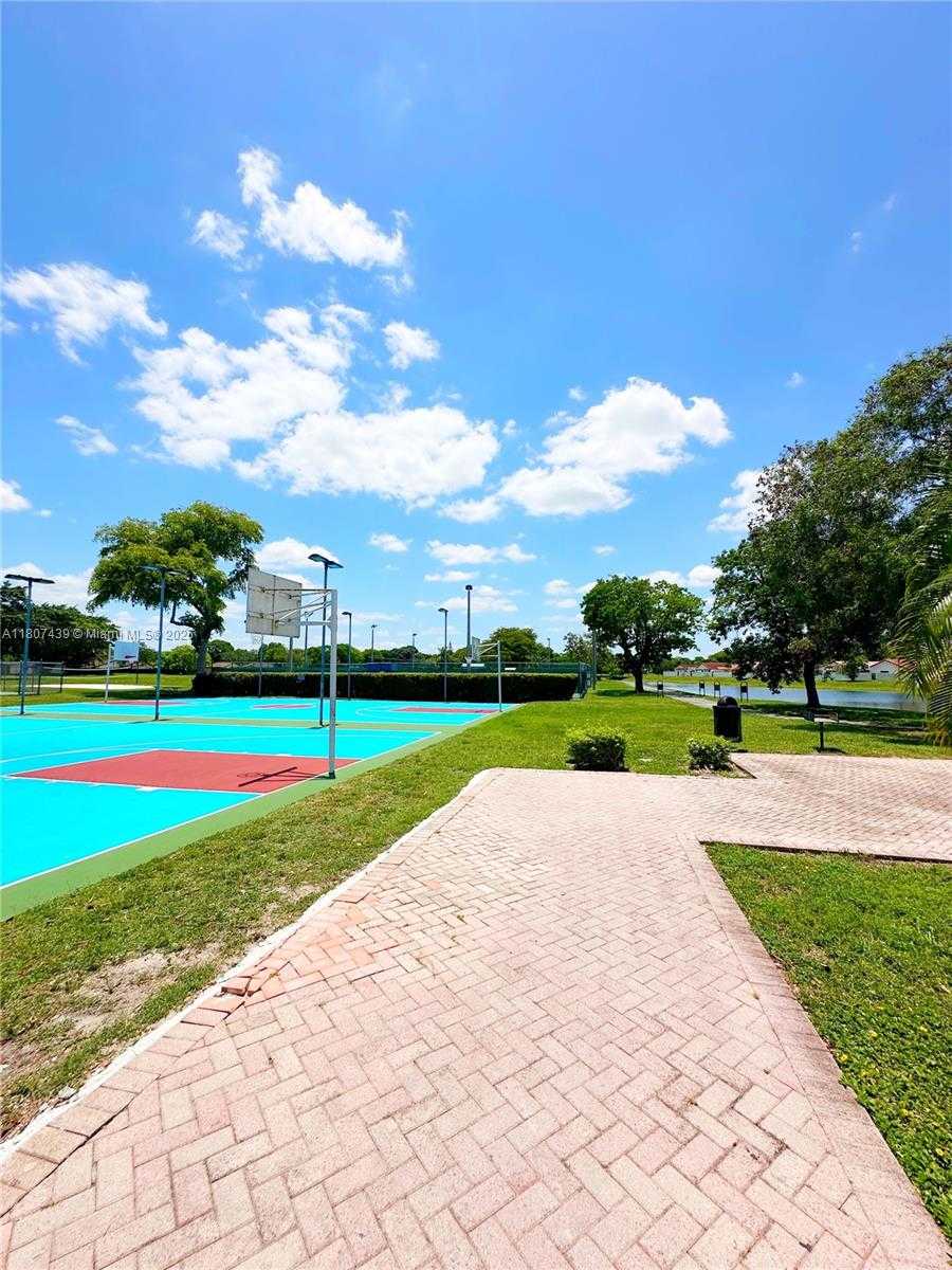Small Image of 13244 SOUTH WEST 108TH ST CIR, Miami Number 30