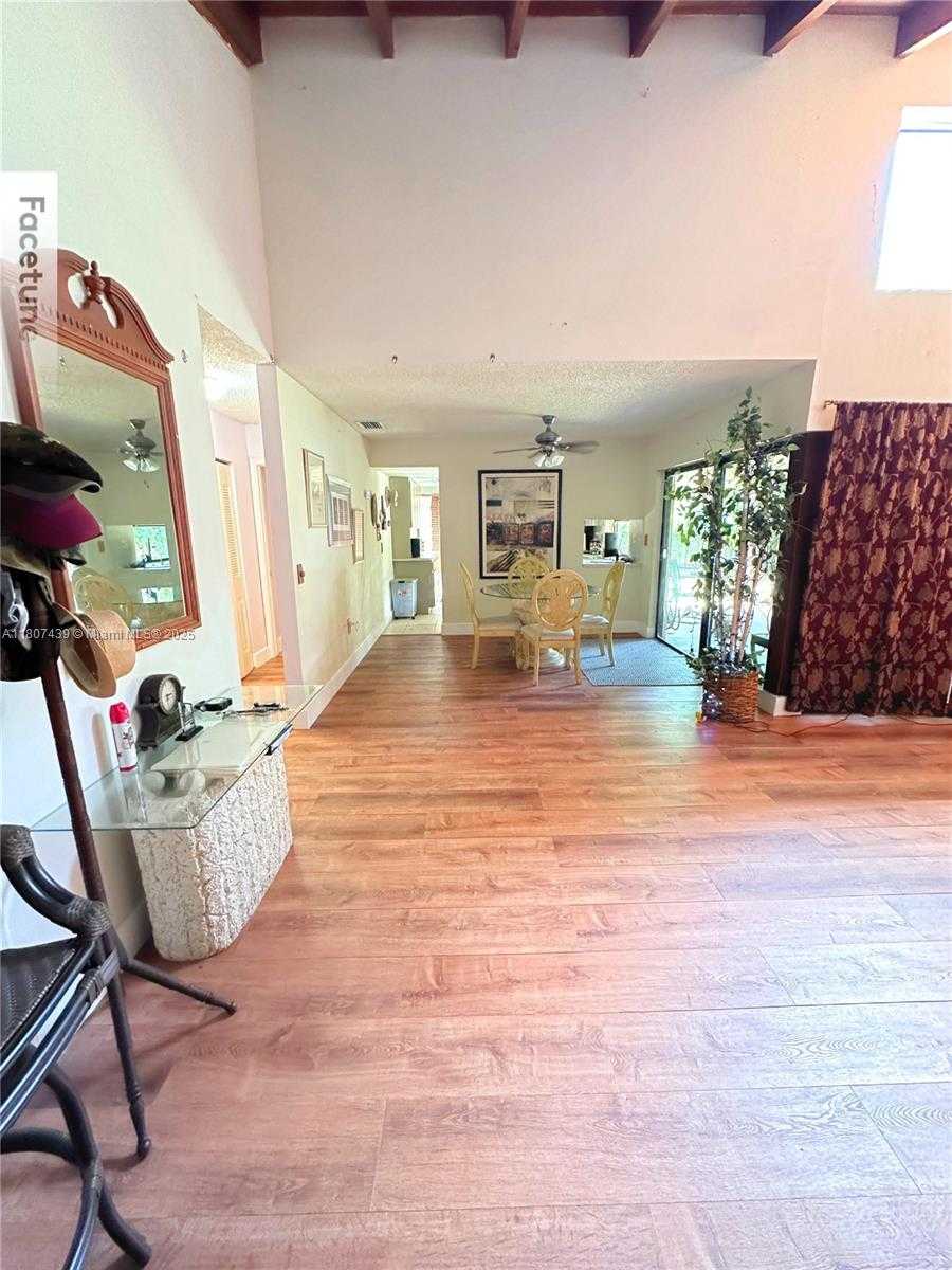 Small Image of 13244 SOUTH WEST 108TH ST CIR, Miami Number 5