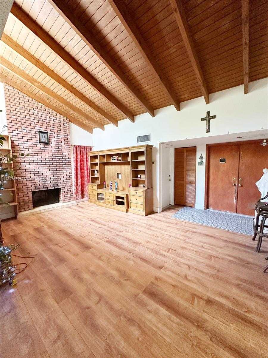 Small Image of 13244 SOUTH WEST 108TH ST CIR, Miami Number 7