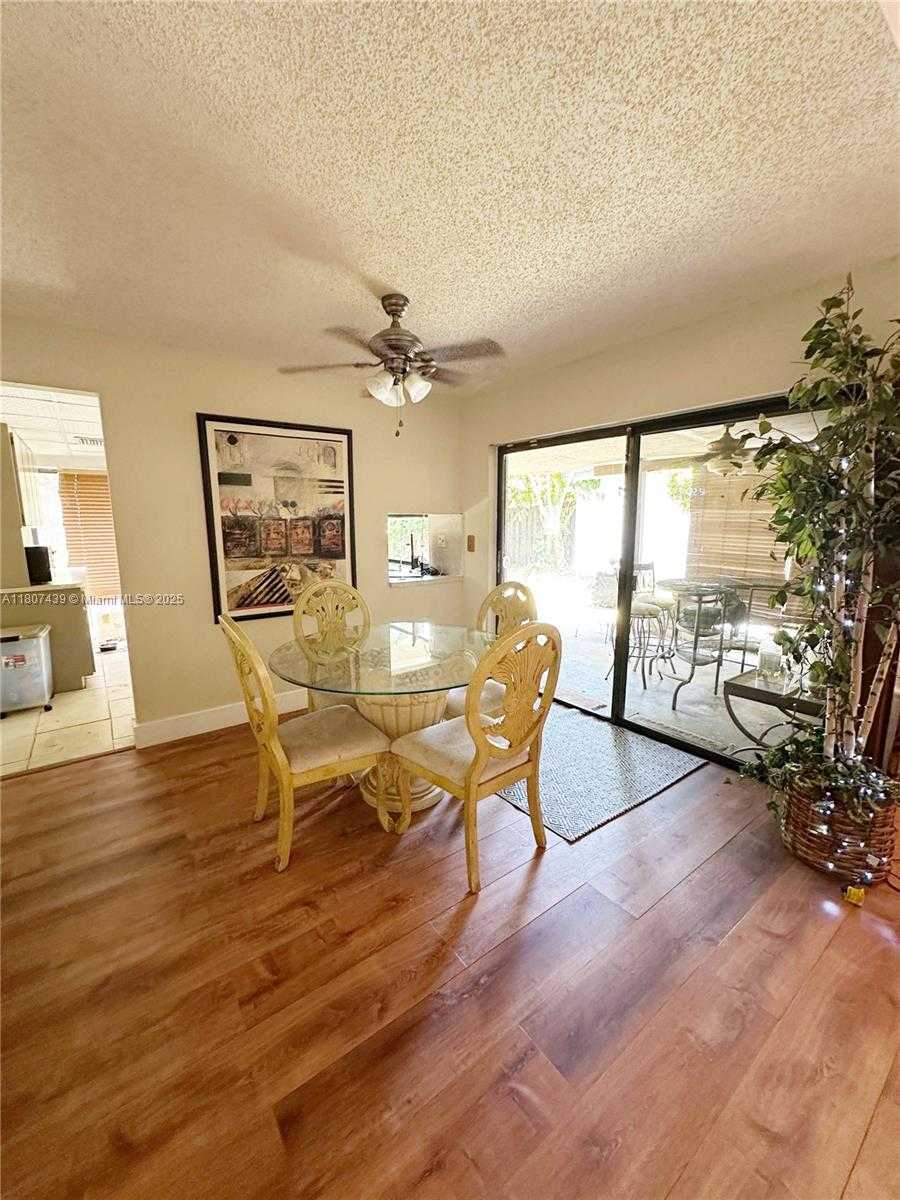 Small Image of 13244 SOUTH WEST 108TH ST CIR, Miami Number 8