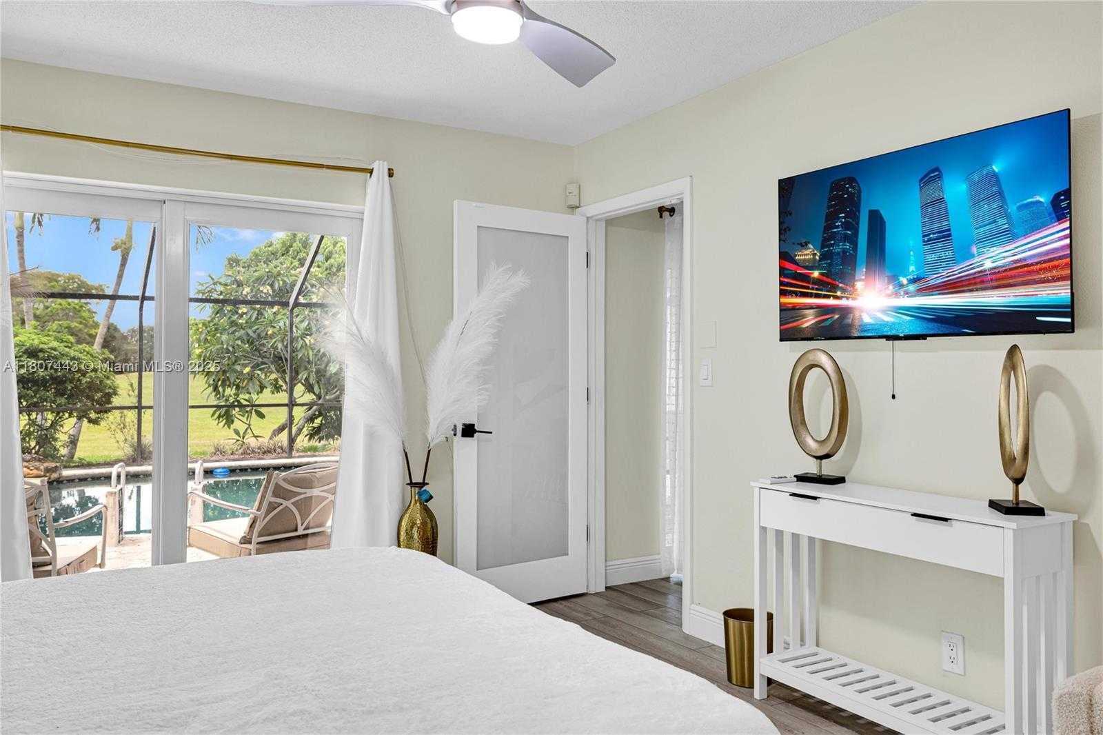 Small Image of 5706 GUAVA DR, Tamarac Number 16