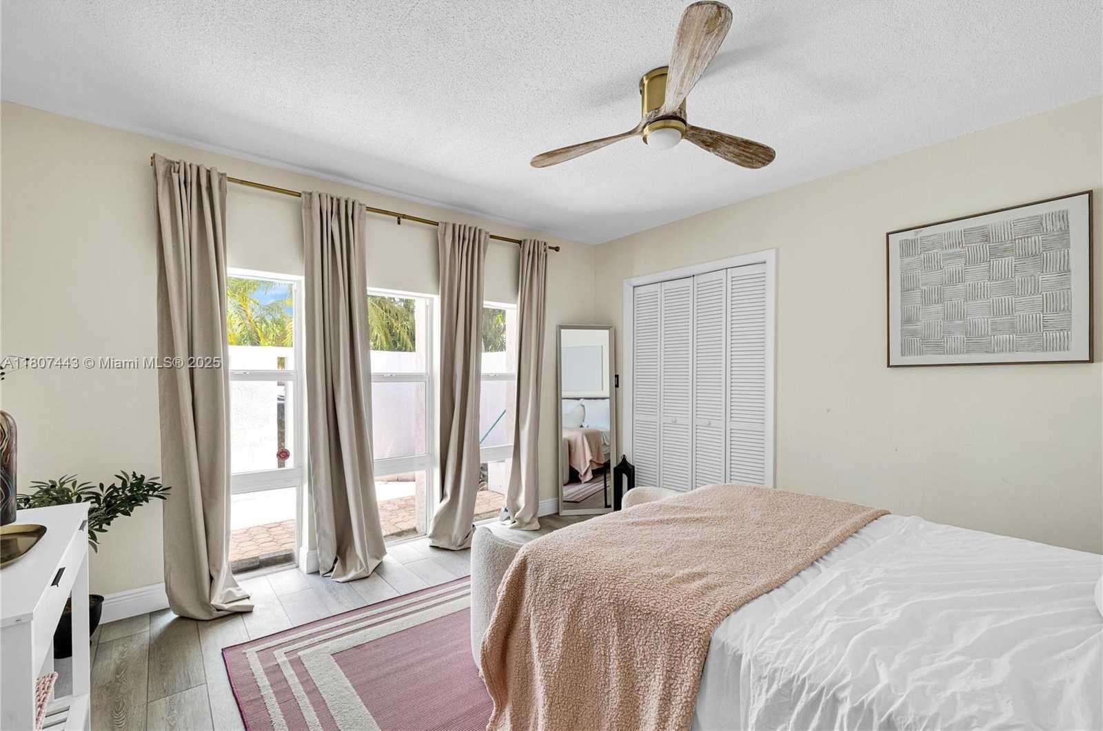 Small Image of 5706 GUAVA DR, Tamarac Number 17