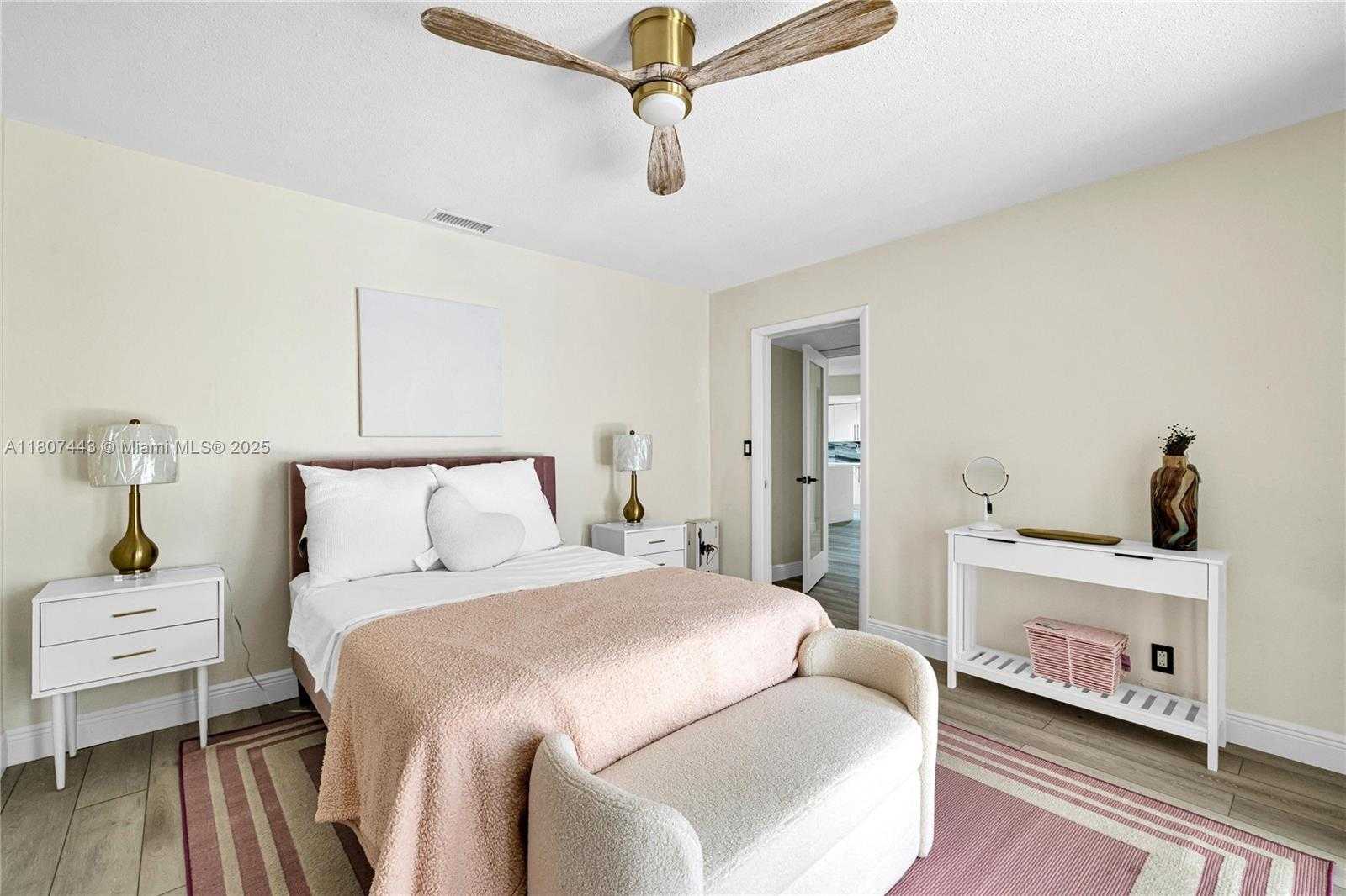 Small Image of 5706 GUAVA DR, Tamarac Number 18