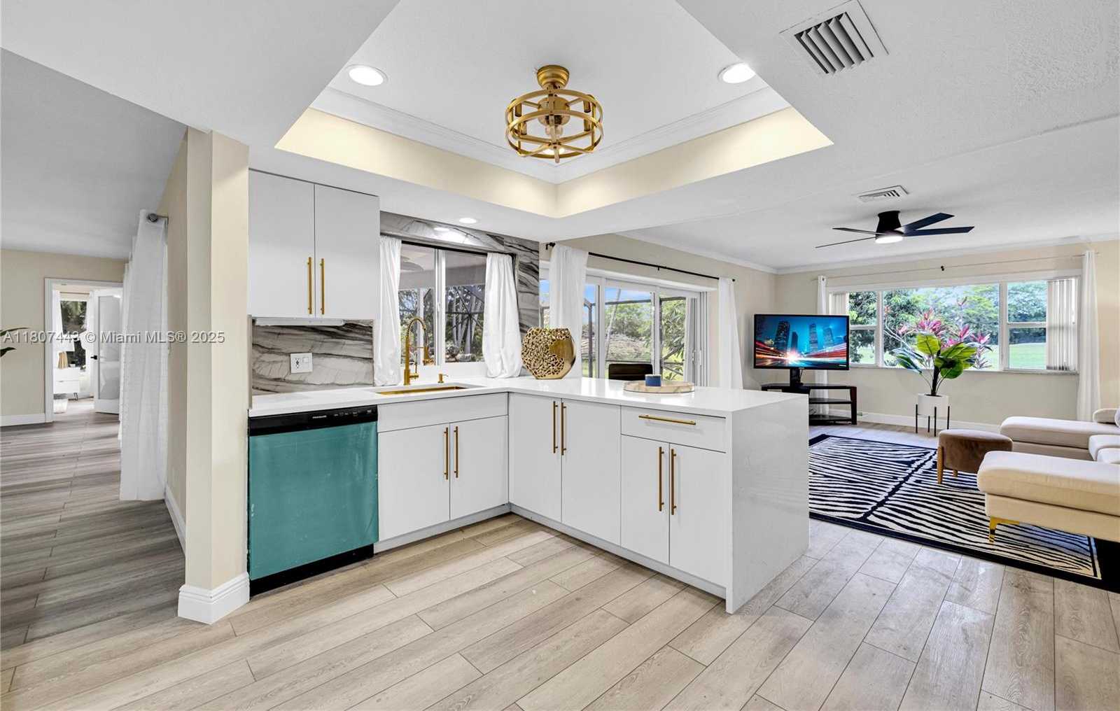 Small Image of 5706 GUAVA DR, Tamarac Number 2