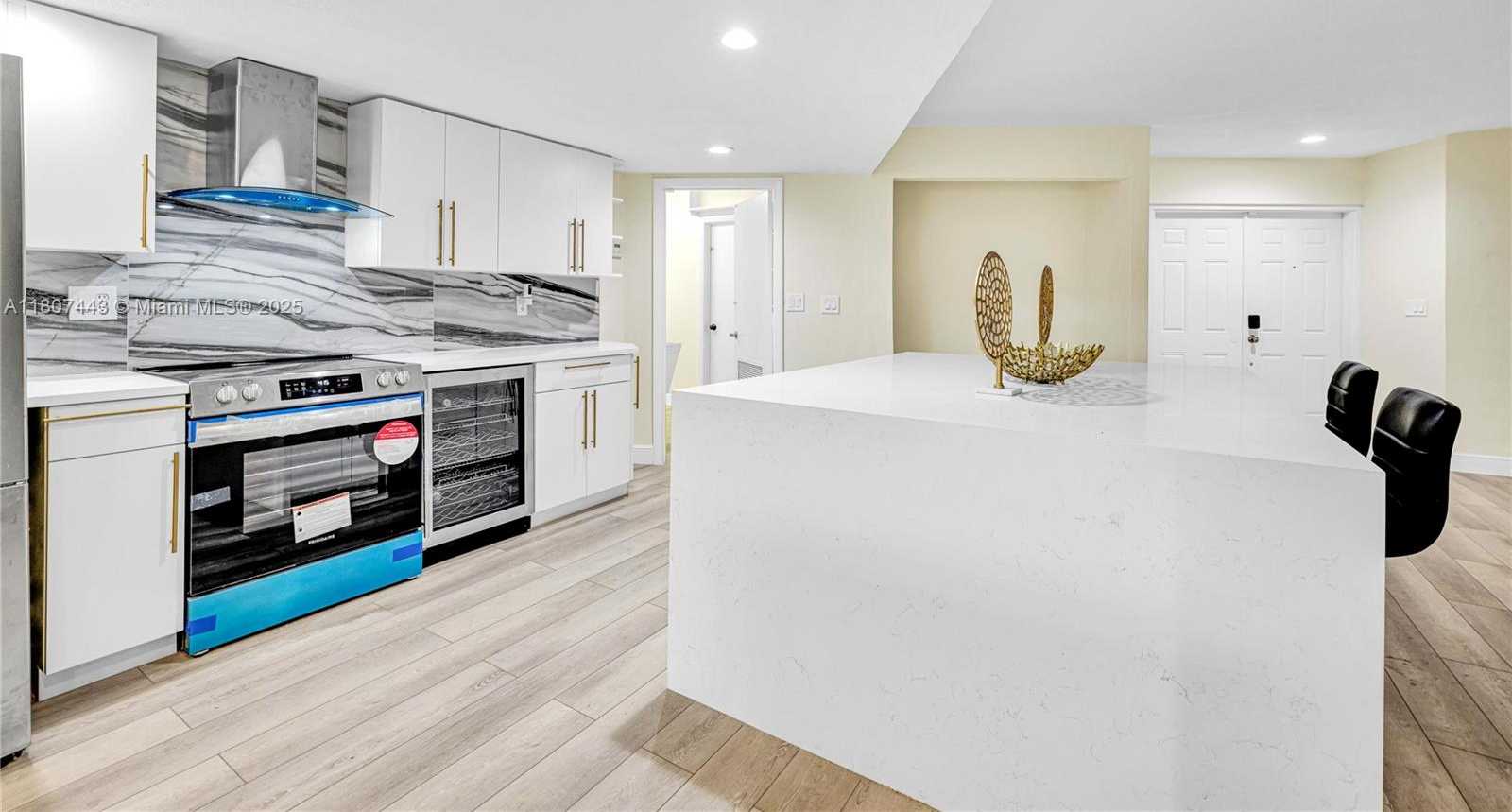 Small Image of 5706 GUAVA DR, Tamarac Number 23