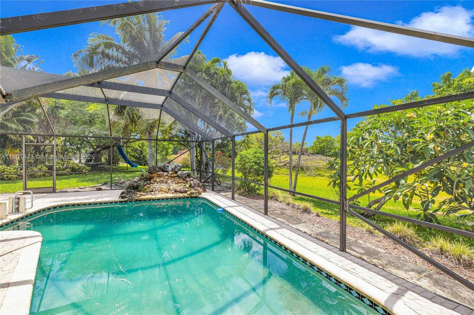 Small Image of 5706 GUAVA DR, Tamarac Number 41