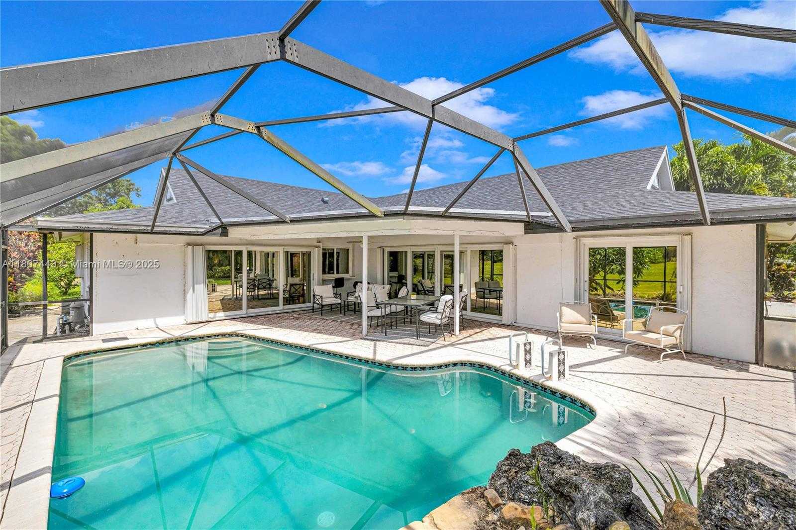 Small Image of 5706 GUAVA DR, Tamarac Number 44
