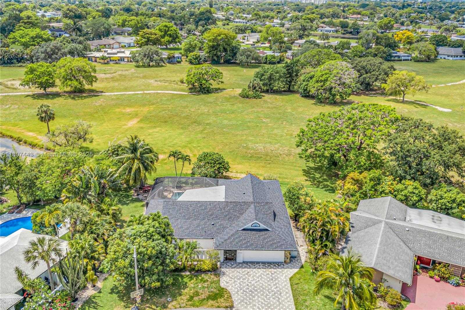 Small Image of 5706 GUAVA DR, Tamarac Number 59