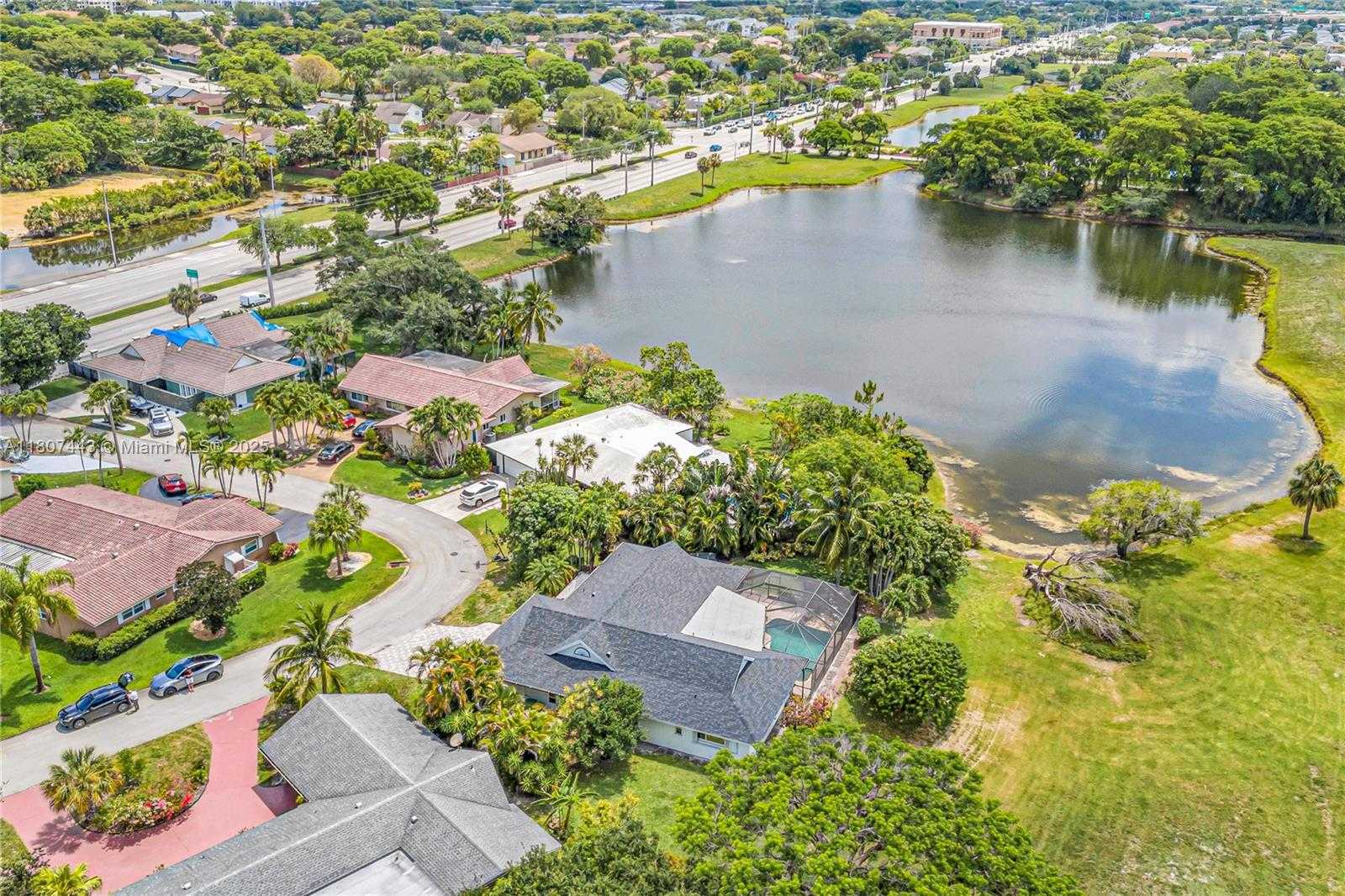 Small Image of 5706 GUAVA DR, Tamarac Number 63