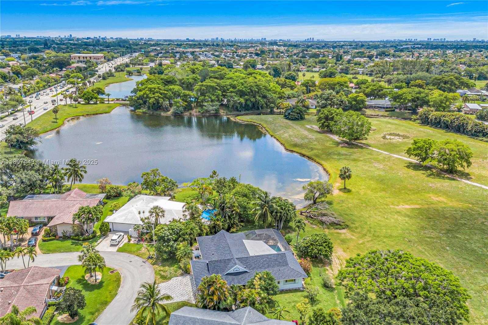Small Image of 5706 GUAVA DR, Tamarac Number 64