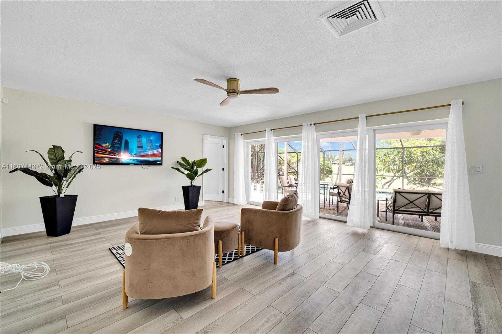 Small Image of 5706 GUAVA DR, Tamarac Number 7
