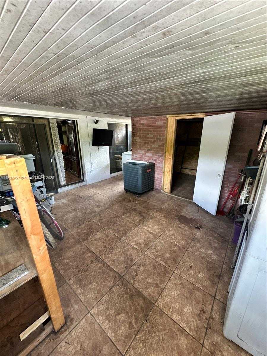 Small Image of 3601 SOUTH WEST 68TH WAY, Miramar Number 13