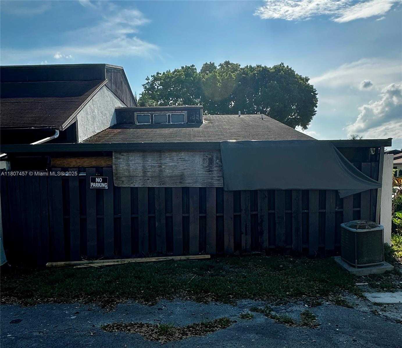 Small Image of 3601 SOUTH WEST 68TH WAY, Miramar Number 4