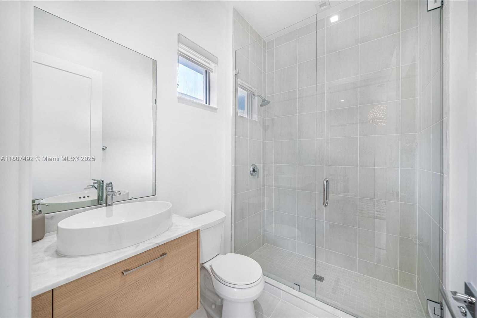 Small Image of 8231 NORTH WEST 43RD ST, Doral Number 11