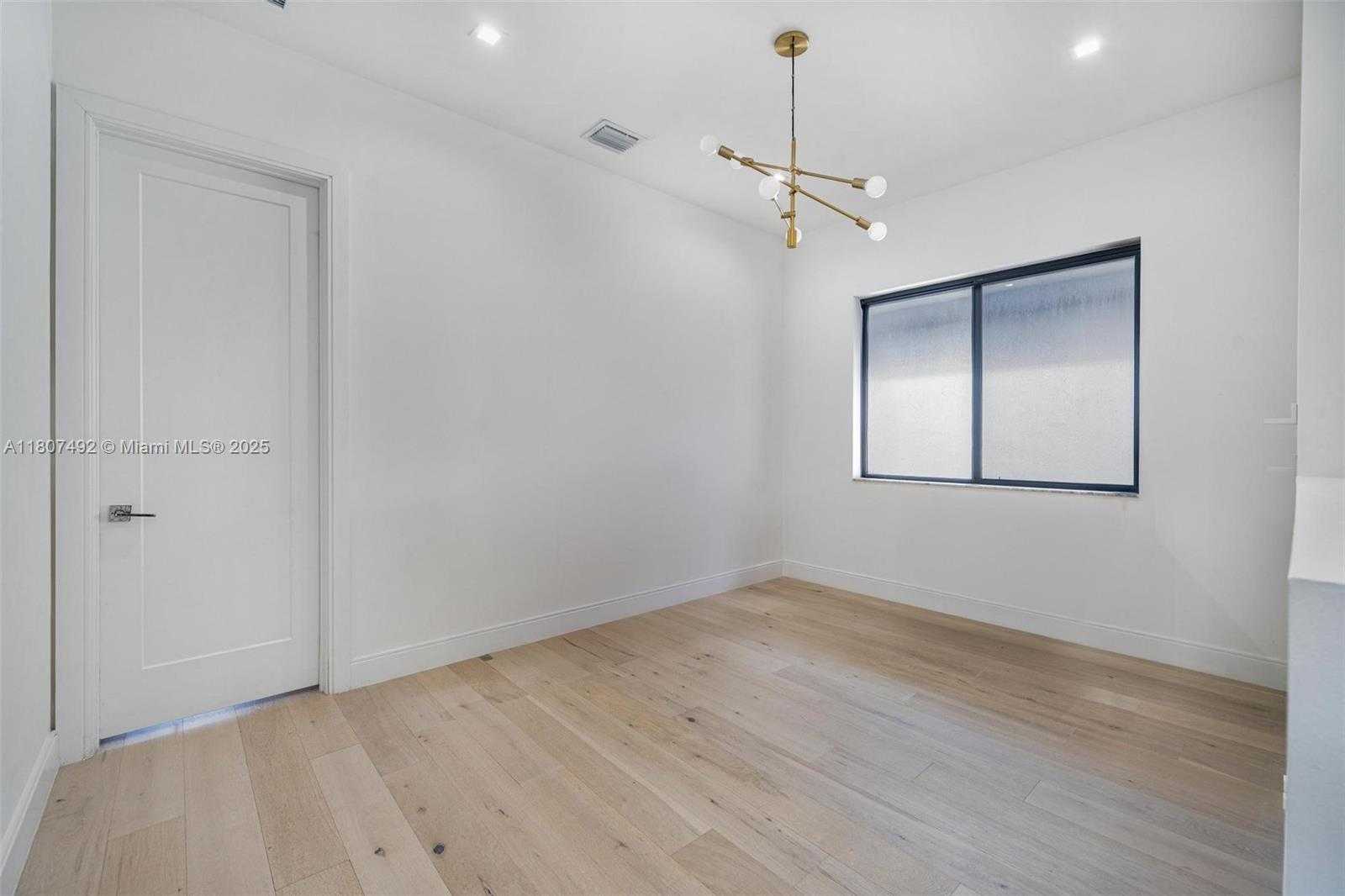 Small Image of 8231 NORTH WEST 43RD ST, Doral Number 13