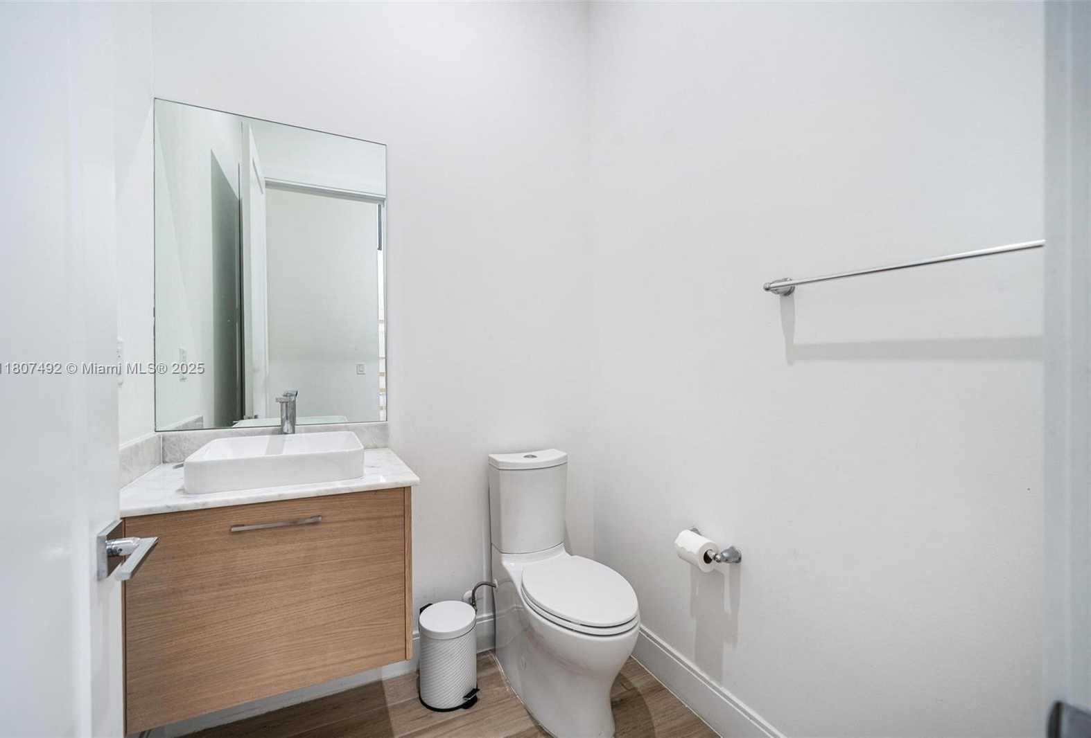 Small Image of 8231 NORTH WEST 43RD ST, Doral Number 15