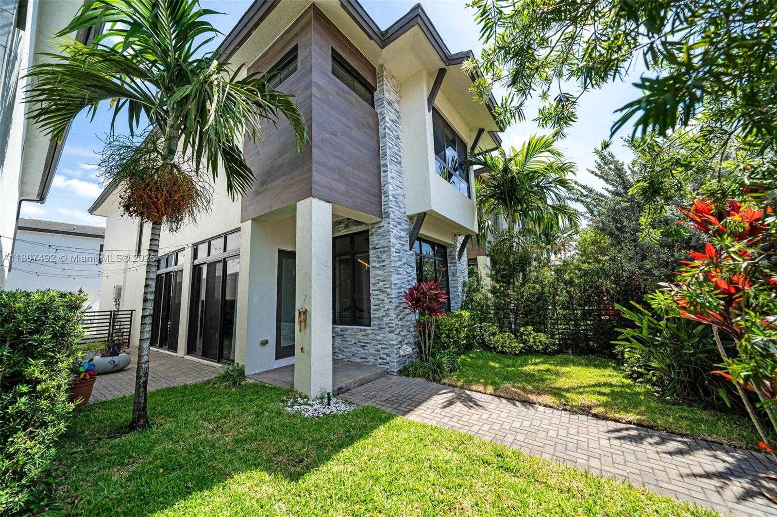 Small Image of 8231 NORTH WEST 43RD ST, Doral Number 17