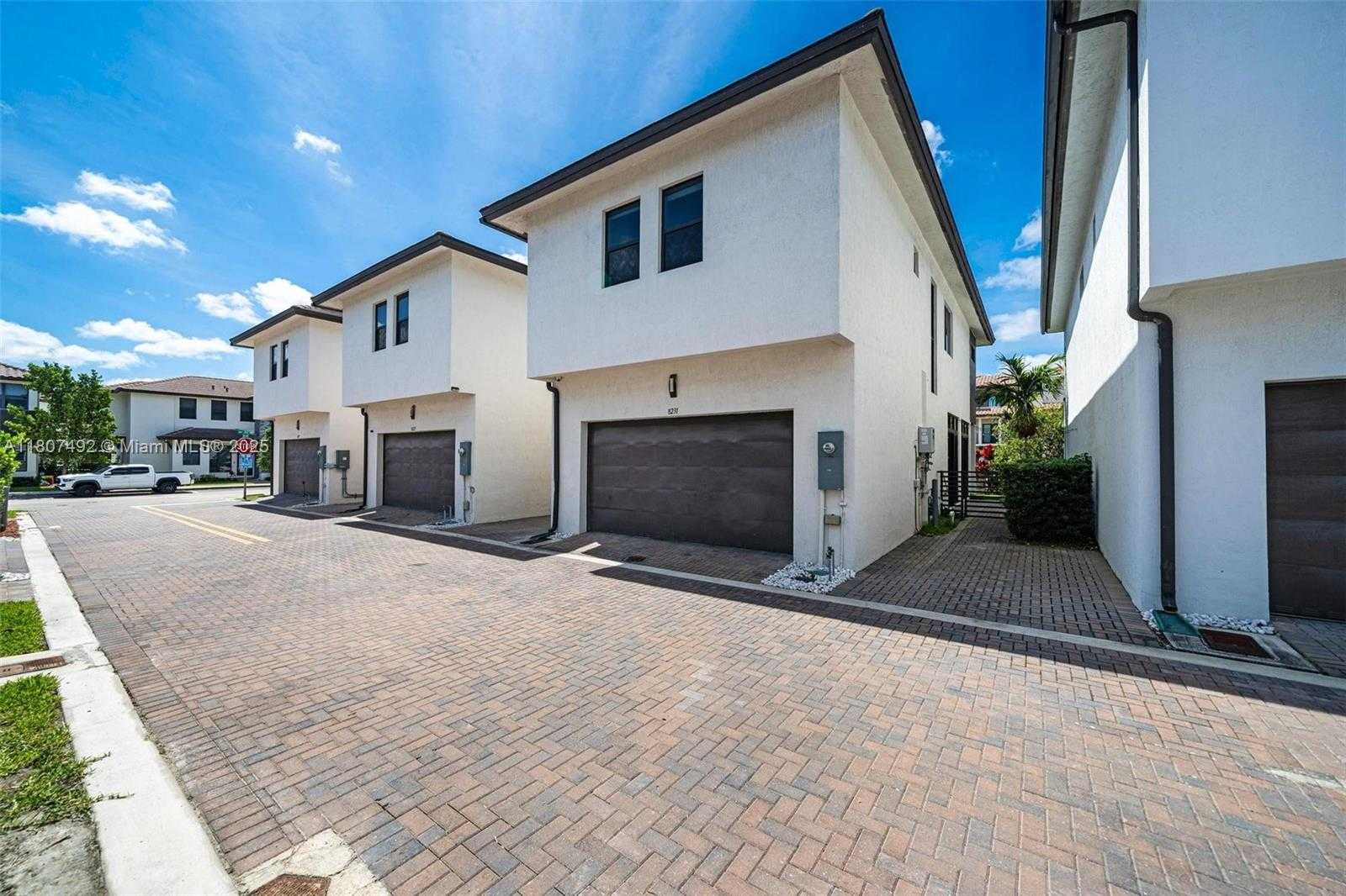 Small Image of 8231 NORTH WEST 43RD ST, Doral Number 19