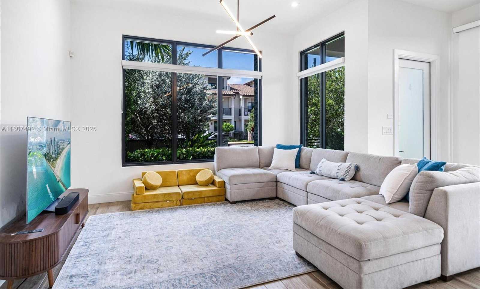 Small Image of 8231 NORTH WEST 43RD ST, Doral Number 4