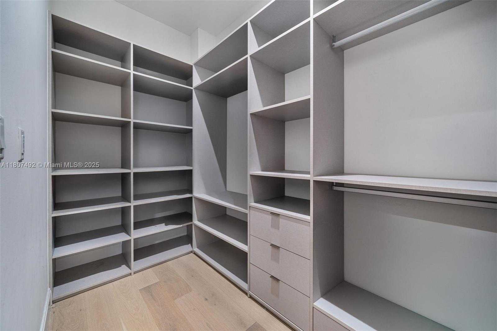 Small Image of 8231 NORTH WEST 43RD ST, Doral Number 7