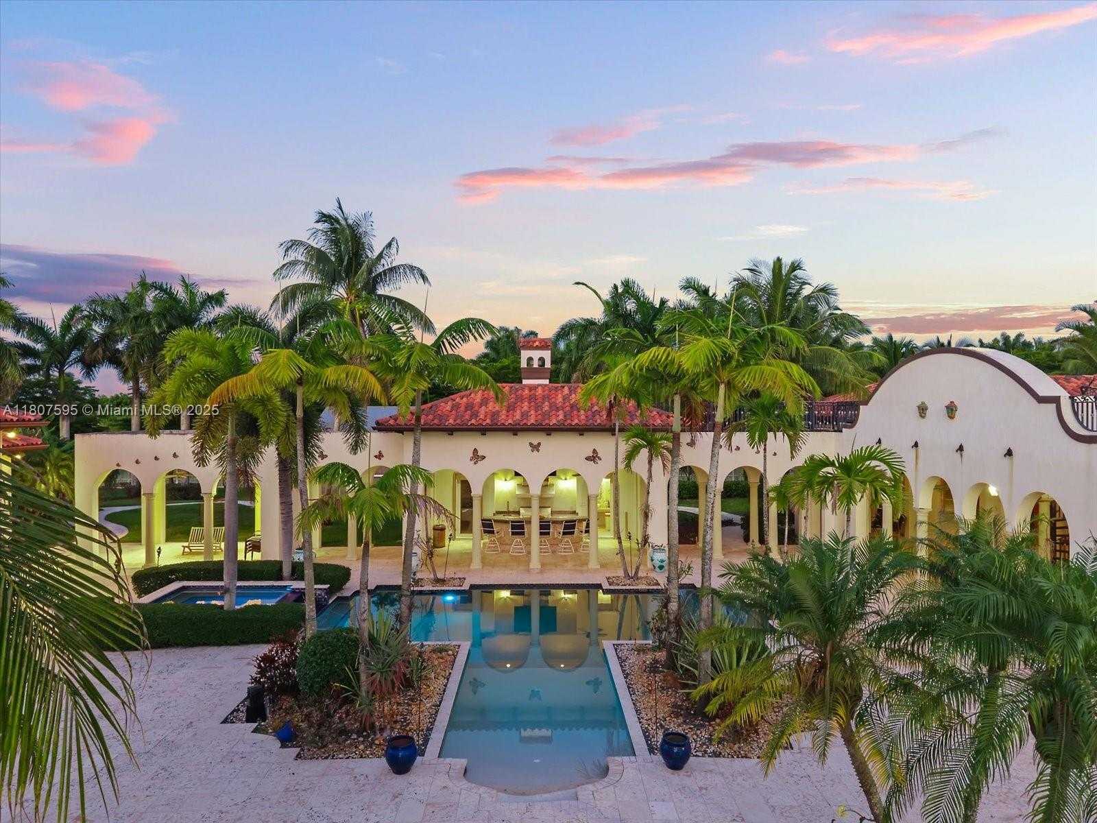 Small Image of 18451 SOUTH WEST 158TH ST, Miami Number 2