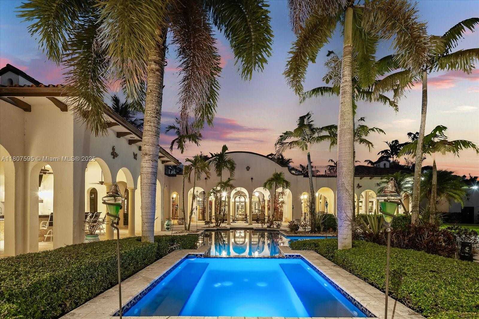 Small Image of 18451 SOUTH WEST 158TH ST, Miami Number 3