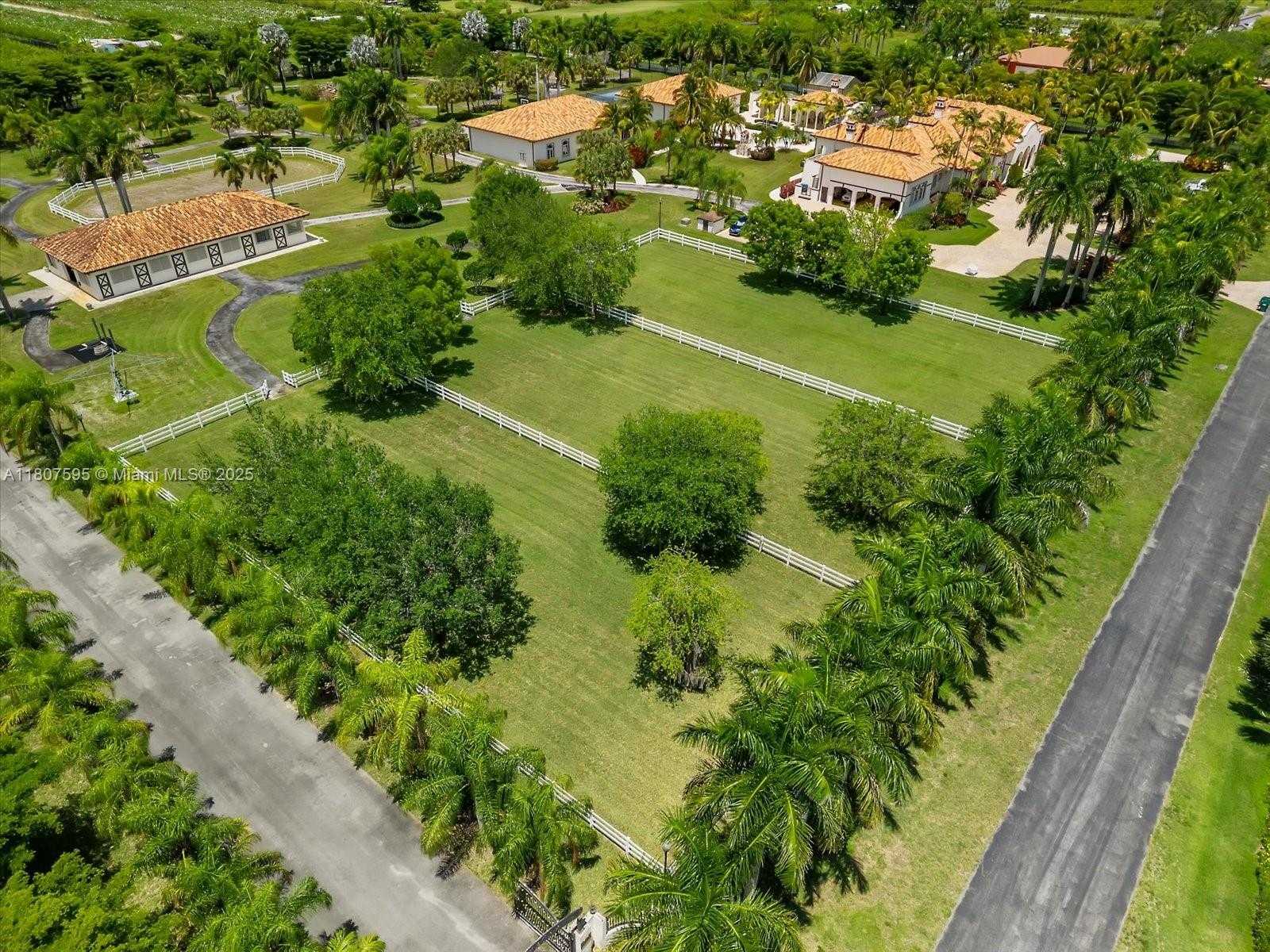 Small Image of 18451 SOUTH WEST 158TH ST, Miami Number 41