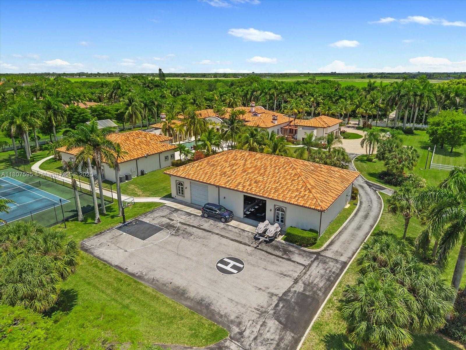 Small Image of 18451 SOUTH WEST 158TH ST, Miami Number 43