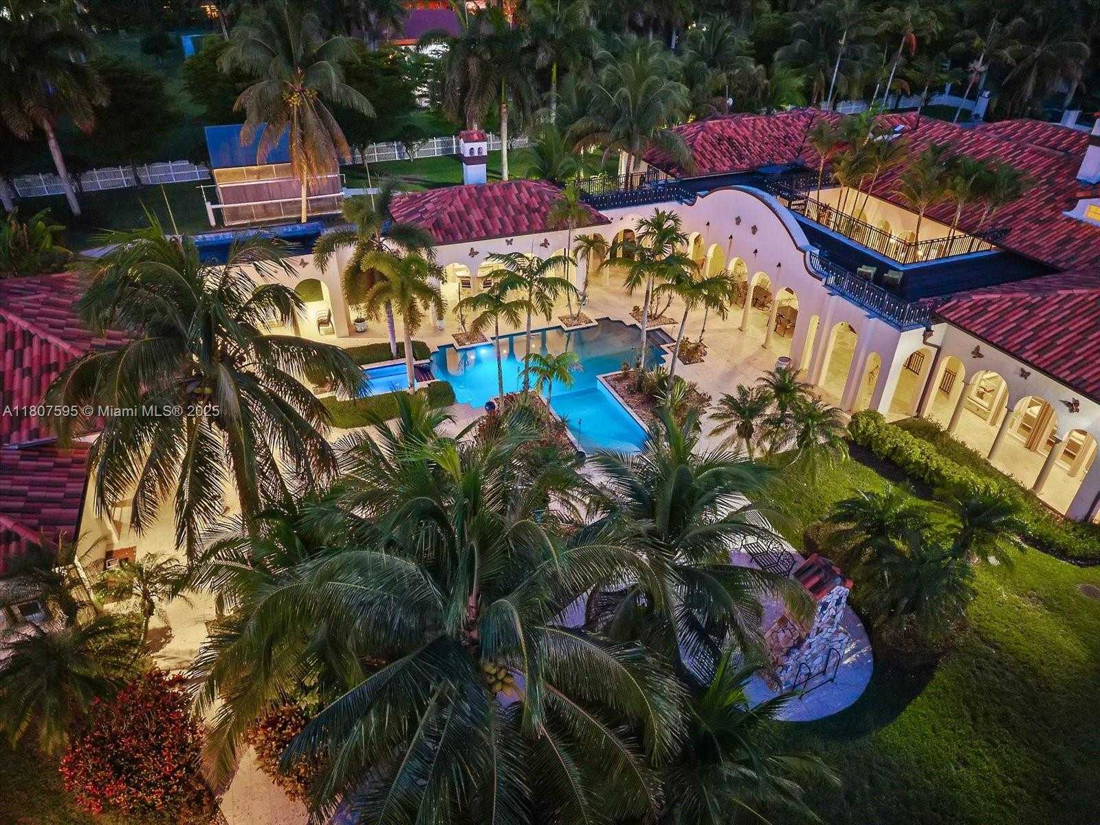 Small Image of 18451 SOUTH WEST 158TH ST, Miami Number 5