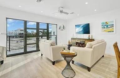 Small Image of 94825 OVERSEAS, Key Largo Number 2