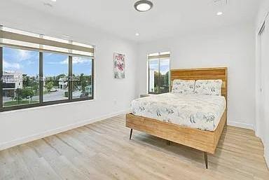 Small Image of 94825 OVERSEAS, Key Largo Number 7