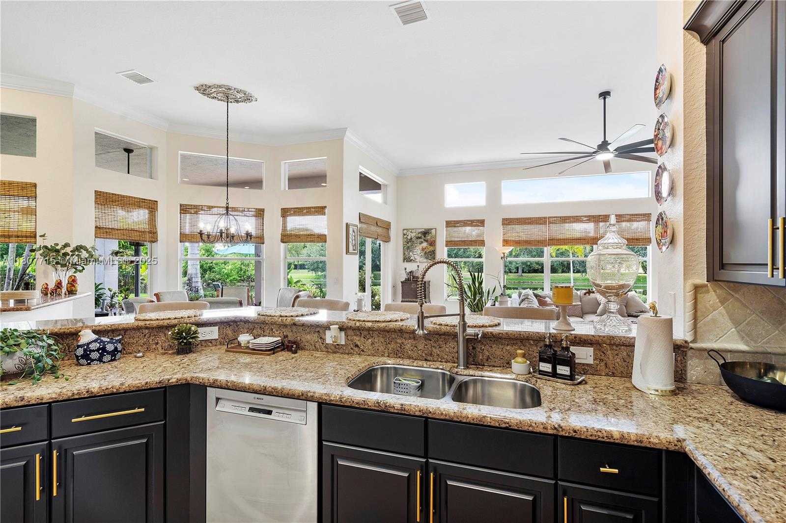 Small Image of 14933 SOUTH WEST 33RD ST, Davie Number 25
