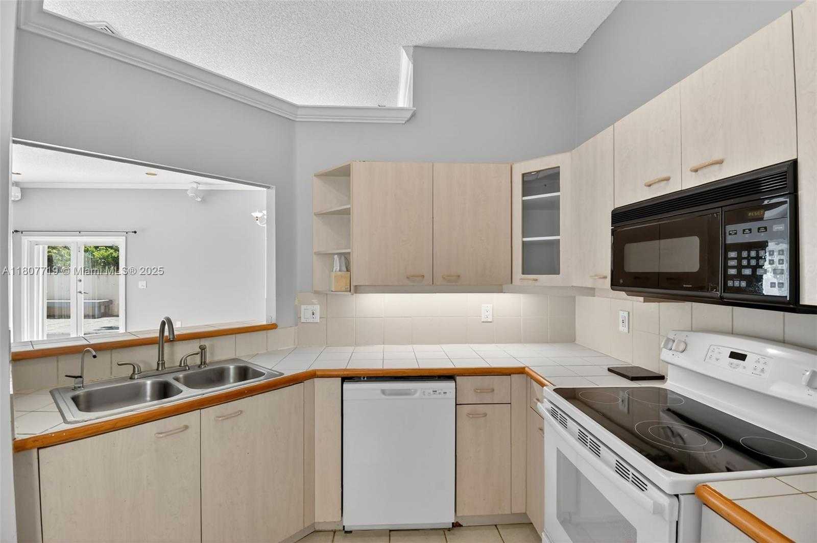 Small Image of 1150 QUEEN PALM CT, Hollywood Number 16