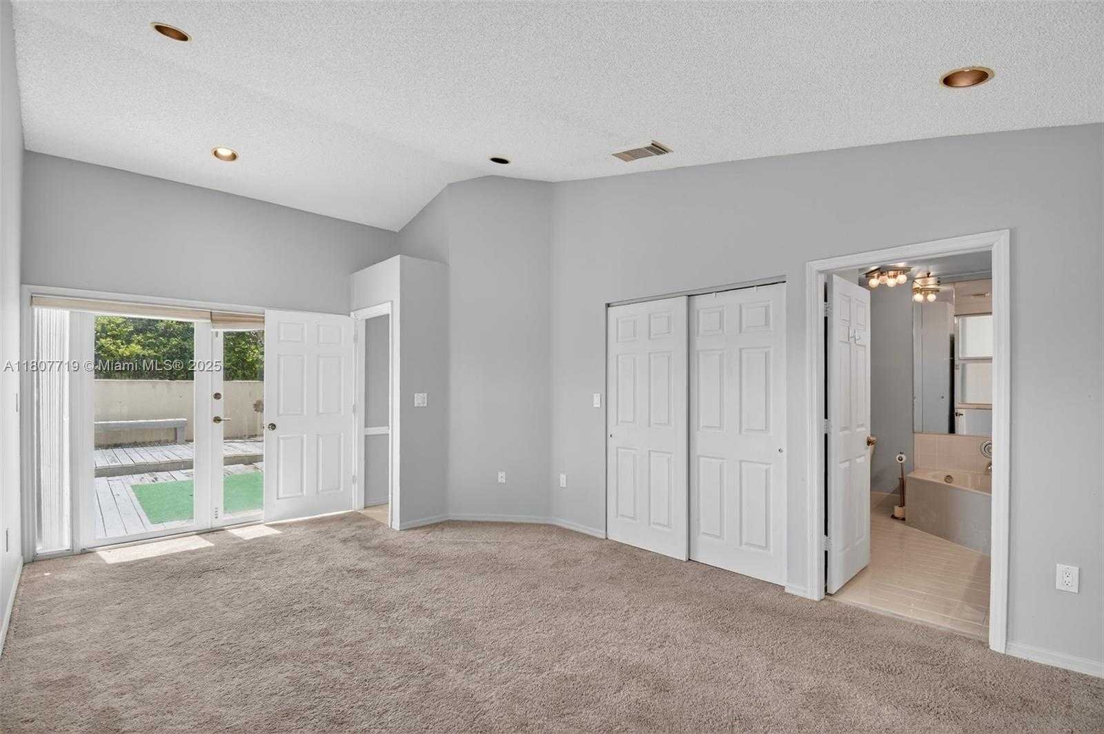 Small Image of 1150 QUEEN PALM CT, Hollywood Number 19