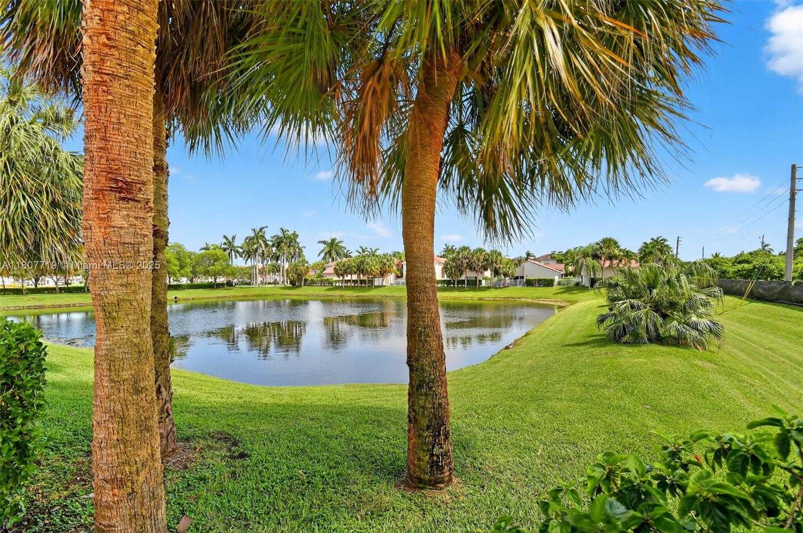 Small Image of 1150 QUEEN PALM CT, Hollywood Number 2