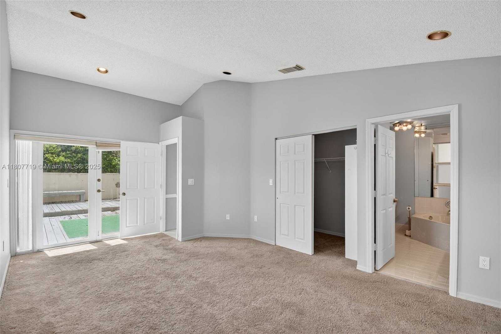 Small Image of 1150 QUEEN PALM CT, Hollywood Number 20
