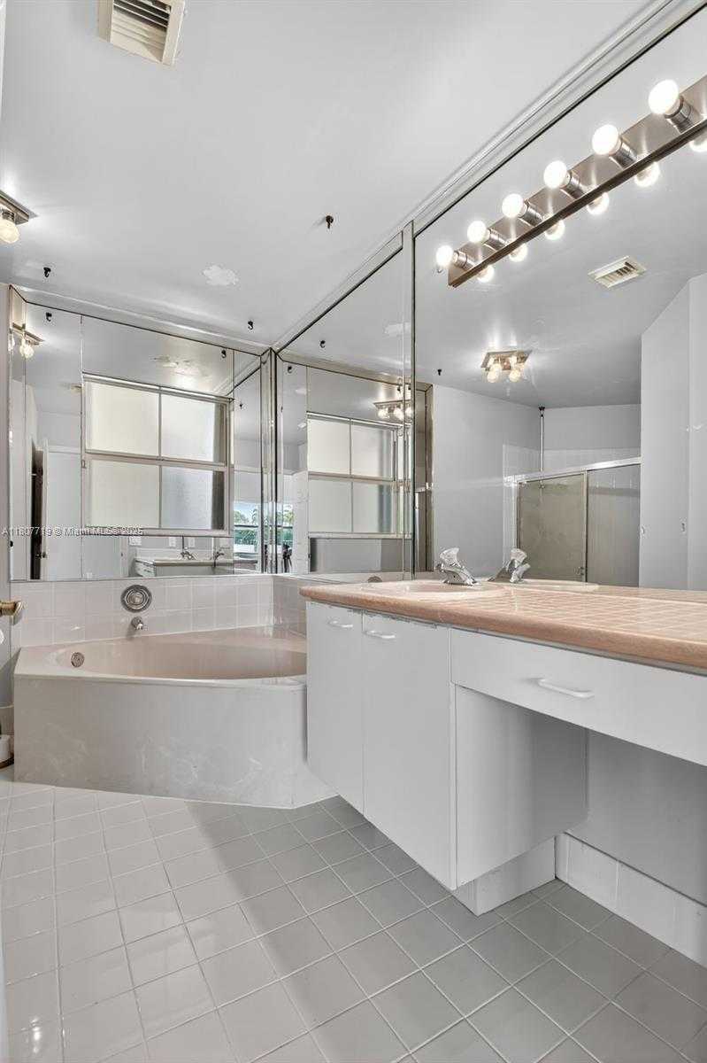 Small Image of 1150 QUEEN PALM CT, Hollywood Number 24