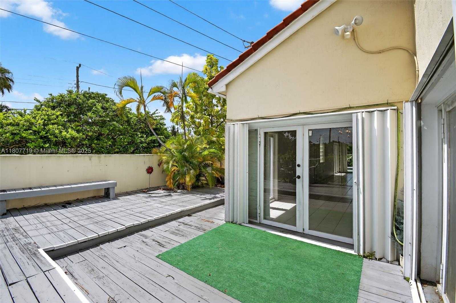 Small Image of 1150 QUEEN PALM CT, Hollywood Number 37